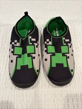 Minecraft Kids Slip-On Water Shoes
Size 2